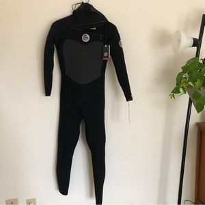 New 5/4 Rip Curl wetsuit Dawn Patrol 8T hooded chest zip
